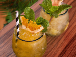 Picoteo para 2 con shisha + mojitos en La Plaza del Quinto Centenario