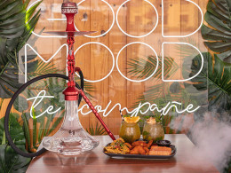 Picoteo para 2 con shisha + mojitos en La Plaza del Quinto Centenario