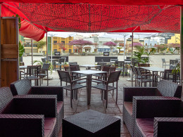 Picoteo para 2 con shisha + mojitos en La Plaza del Quinto Centenario