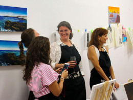 Taller de pintura artística con vino ¡Saca a relucir tu lado creativo!