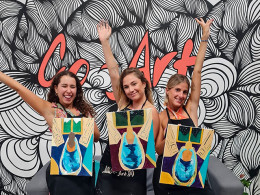 Taller de pintura artística con vino ¡Saca a relucir tu lado creativo!