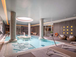 Circuito Spa para 2 con copa de cava + servicio de infusiones en sala de relajación  + parking