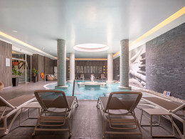 Circuito Spa para 2 con copa de cava + servicio de infusiones en sala de relajación  + parking