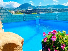 1 noche para 2 en cabaña con jacuzzi privado + desayuno + cava y cesta de fruta