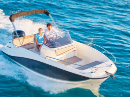 Alquiler de barco sin titulación en Puerto Colón