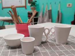 Taller de pintura y cerámica con vino + picoteo 