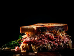 Menú de sandwich de pastrami para 2 en 56 Grados