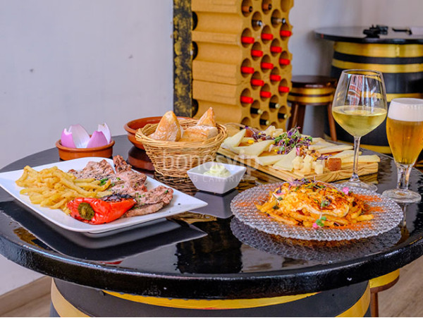 Menú Canario para 2 cerca del emblemático Parque del Estadio Insular