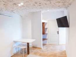 Estancia para 4 en Cueva de lujo Guayarmina con botella de cava + late checkout