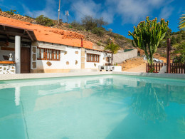Estancia para 7 en Cueva de lujo Añaterve