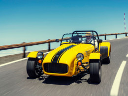 Simulador con un coche legendario + opción a Test Drive con piloto profesional