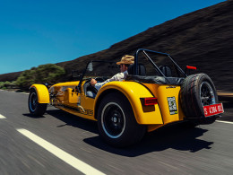 Simulador con un coche legendario + opción a Test Drive con piloto profesional