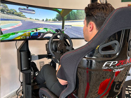 Simulador con un coche legendario + opción a Test Drive con piloto profesional