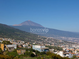 Menú para dos personas de comida canaria en el norte 