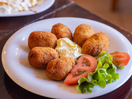 Menú para dos personas de comida canaria en el norte 