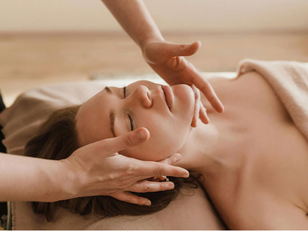 Sesión de Masaje Cráneo facial relajante