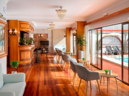 Estancia para 2 con desayuno buffet + late check out + sauna privada