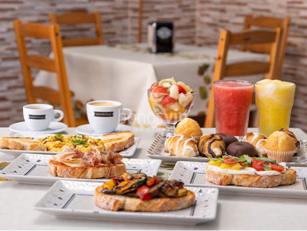 Café & Bar En La Esquina Te Espero - La Cuesta